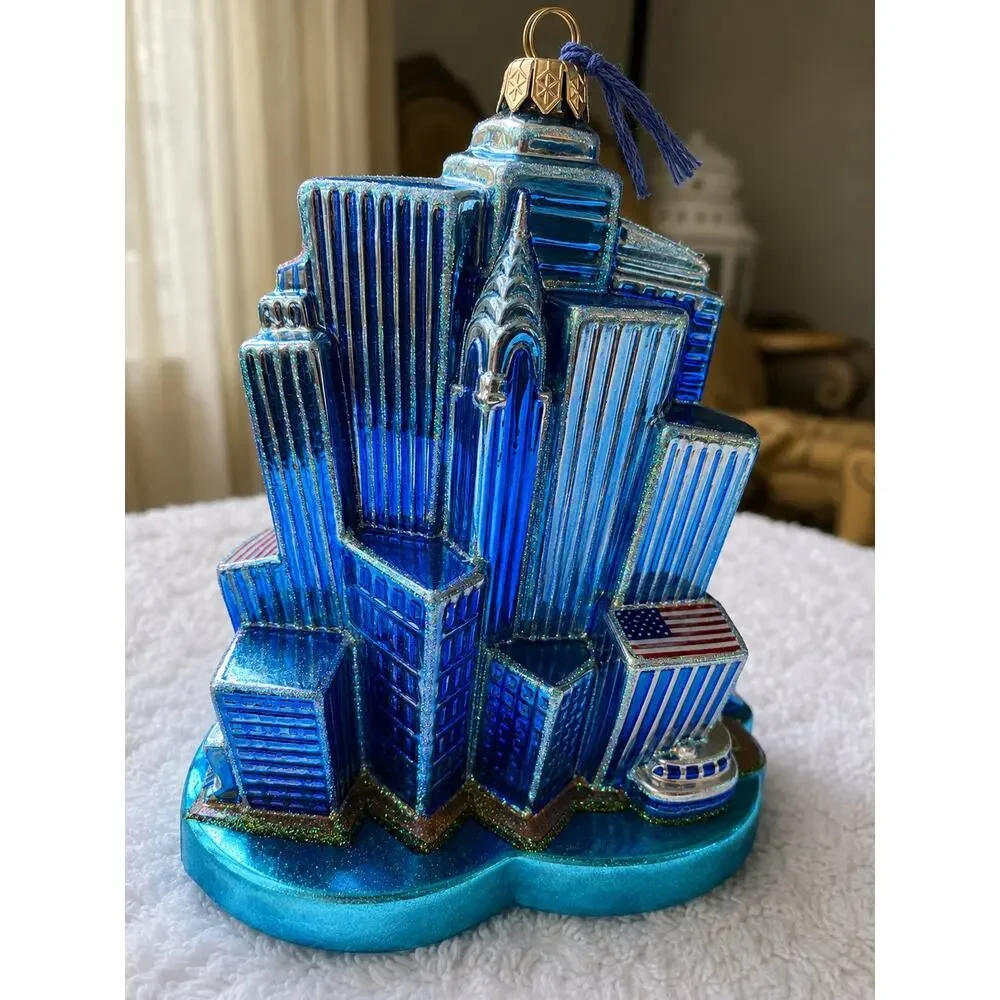 handmade Komozja glass ornament from Poland, featuring New York Mets stadium